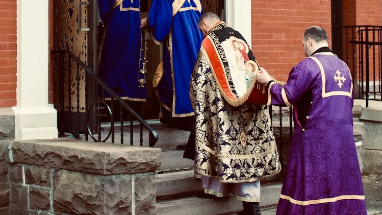 The Procession with the Plaščanitsa (Burial Shroud)